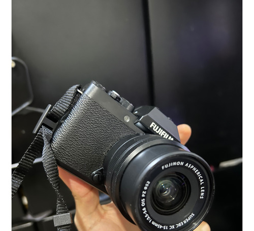 Camara Fujifilm X-t100