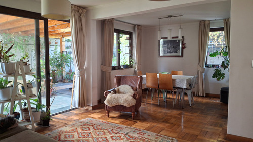 Casa Moderna Y Amplia 5d/4b Con Quincho En Arriendo