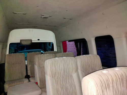 Imagen 9 de 15 de Nissan Urvan 2.5 12 Pas Pack Seguridad Mt 2014