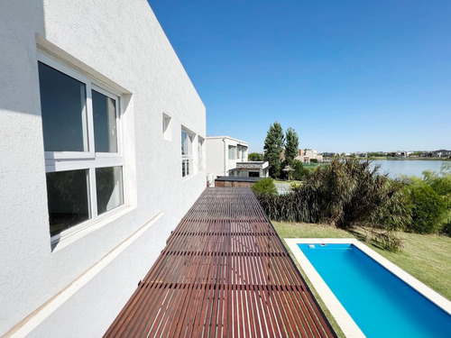 Imagen 8 de 24 de Casa En Venta El Canton Bº Islas A La Laguna C/pileta