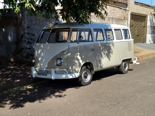 Volkswagen Kombi Corujinha