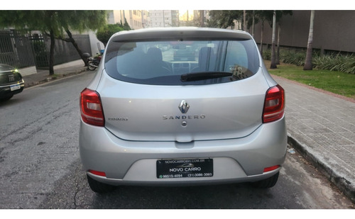 Renault Sandero 1.0 AUTHENTIQUE 16V FLEX 4P MANUAL