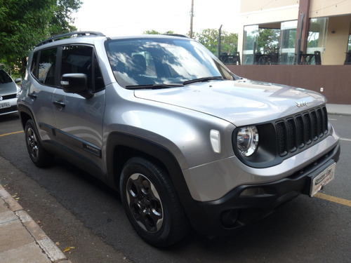 Jeep Renegade 1.8 Flex Aut. 5p