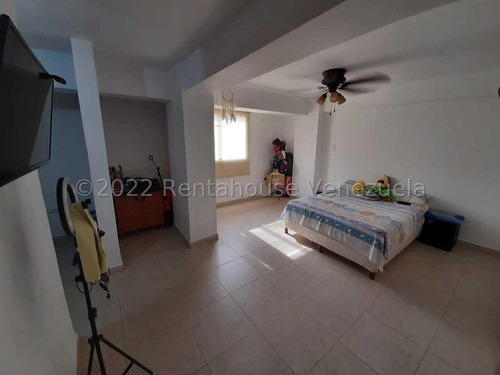 Imagen 13 de 30 de Gustavo Zavala Rentahouse 22-23887