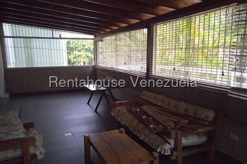 Excelente, Amplio Y Cómodo Apartamento En Venta, Ubicado En Piso Bajo Los Naranjos Rsz