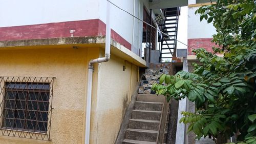 Vende-se Terreno Com 4 Imóveis