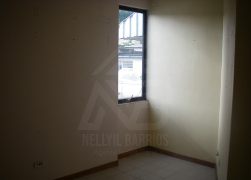Se Vende Interesante Casa En Parte Alta De La Florida Con 4 Amplios Apartamentos