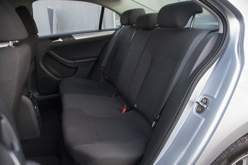 Volkswagen Vento L/15 2.0 Advance Summer (2015)