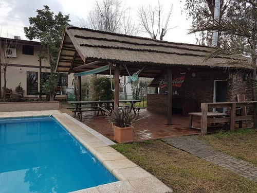 Imagen 4 de 24 de Casa De 5 Dormitorios - Con Pileta - Quincho - Cava Para Vinos - Funes