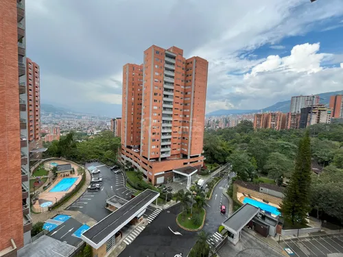 Apartamento En Arriendo En Loma De Las Brujas. Cod A775954