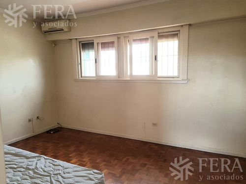 Venta De Casa 5 Ambientes Con Cochera Cubierta Y Patio En Don Bosco (26796)