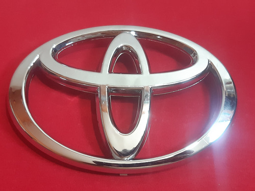 Emblema De Parrilla De Hilux/fortuner 2011 Al 2015 Original 