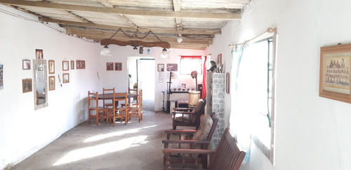 Casa 3 Ambientes Muy Amplios Y Luminosos Con Parque, Quincho