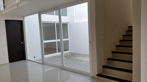 Casa Misión San Joaquín, Atrás De Plaza Constituyentes, 3 Recámaras, Recámara Con Baño En Planta Baja Y Recámara Principal Con Vestidor