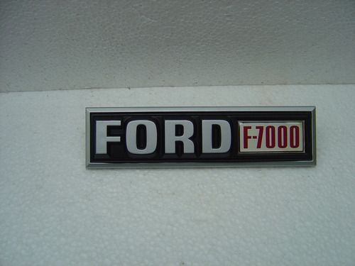 Insignia Camion Ford 7000 81-87 Original