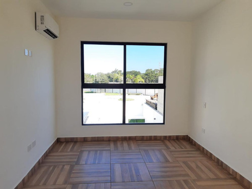 Casa En Venta En Privasa Soluna En Temozón A 5 Min De Plaza La Isla,mérida,yucatán.