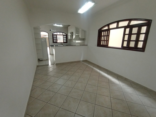 Sobrado Impecável Com Lazer Completo Para A Família