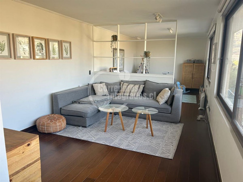 Casa En Venta De 4 Dorm. En Lo Barnechea Los Litres