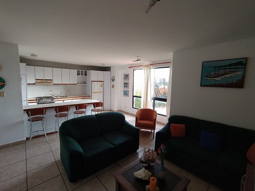 Imagen 2 de 12 de Confortable Apartamento Ubicado En Playa El Ángel