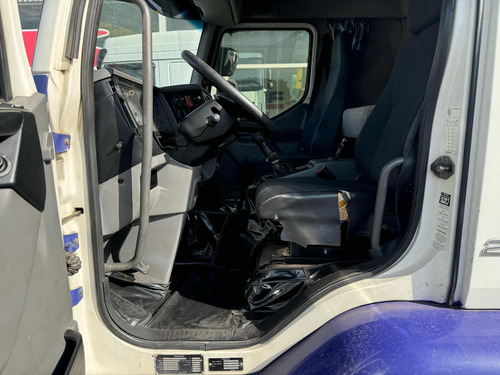 Volvo Vm 260 Ano 2009 Com Sider 8,5m