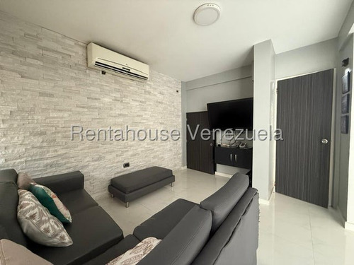 Aslibel Meléndez Vende Amplia Casa Al Este De Barquisimeto.
