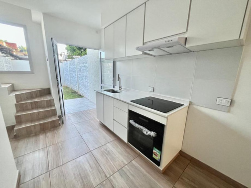 Duplex En Venta En Castelar Sur