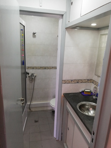 Imagen 6 de 8 de Alquiler / Venta . Ideal Estudiantes -prof Ofic- Depto - L De Zamora Centro!!!!!