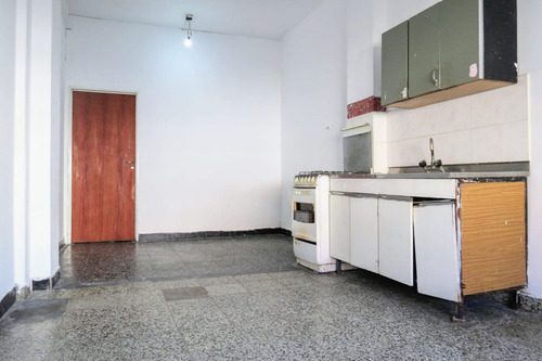 Venta/permuta Casa 4 Ambientes Con Local
