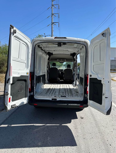De Carga 1ton. Automática Gasolina 6 Cilindros Blanca Oxford