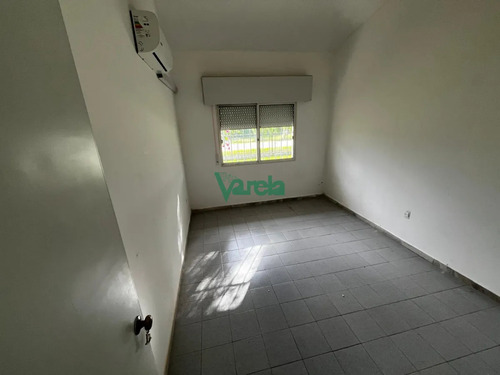 Casa Venta Solymar Sur, A Metros Rambla, 2 Dormitorios, Estufa Leña, Barabacoa, Garage
