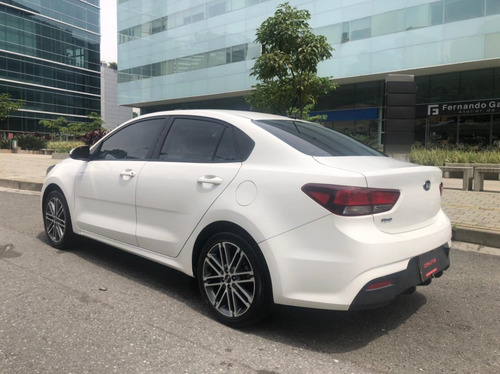 Kia Rió Sedan Automático