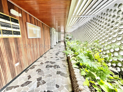 Alquiler De Amplio Apartamento En Las Mercedes / Cl. Mls-24-18737