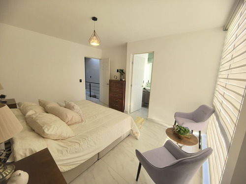 Casa Nueva En Zaru, Querétaro Moderno Con 3 Recámaras, Tv Y Jardín Central