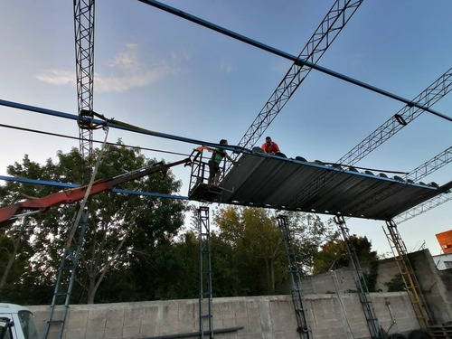 Imagen 5 de 5 de Camión Con Hidro Grua .