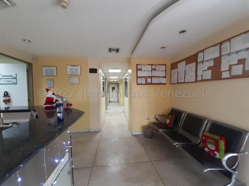 Edificio Comercial En Venta Con Oficinas Local Deposito Ascensor Carga Banco De Transformadores Cerco Electrico Mobiliario Almacen Estef 24-15246