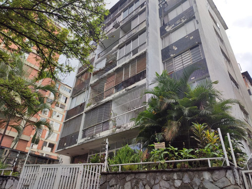 Key Home Bienes Raíces Vende De Oportunidad  Apartamento Para Remodelar En Plaza Venezuela. 