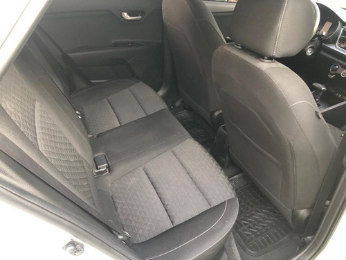 Imagen 13 de 15 de Kia Rio 2018, Sedan Lx Automatico, 37,000 Kms., Color Blanco