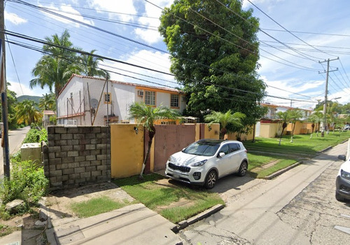 Sk17 Hermosa Casa En Venta, En Excelente Estado Ideal Para Iniciar Tu Patrimonio En La Mejor Zona De Acapulco Llano Largo, Pago Accesible En 2 Exhibiciones, Solo Recursos Propios. No Infonavit