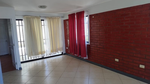 Casa 3 Dorm, 2 Baños En Arriendo