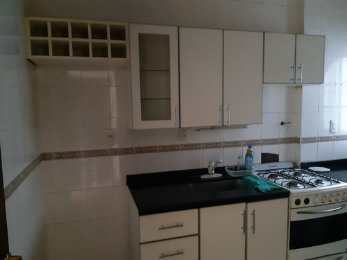 Venta Deparamento Tres Ambientes Con Balcón, Zona Centro Oportunidad!!