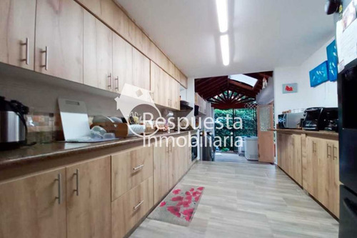 Imagen 11 de 17 de Casa El Poblado, Medellín El Tesoro Puedes Pagar En Criptomonedas