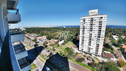 Apartamento Sobre Avenida Roosevelt Con Vista Al Mar- Ref: 23633