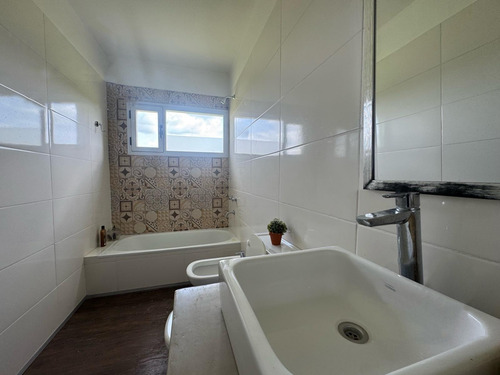 Venta Casa 7 Ambientes En Fincas De San Vicenten - Sporting