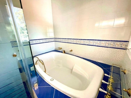 Residencia Exclusiva En Av Flores:elegancia, Comodidad Y Estilo De Vida Único