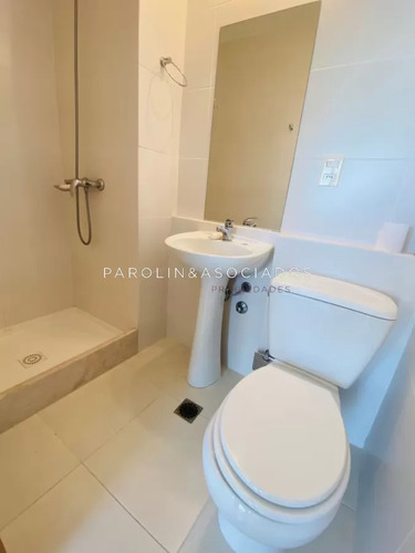Apartamento En Venta De 3 Dormitorios En Seasons Tower, Punta Del Este.