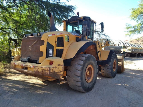 Imagem 5 de 9 de Volvo L180g