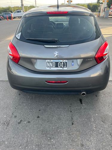 Peugeot 208 1.6 Feline