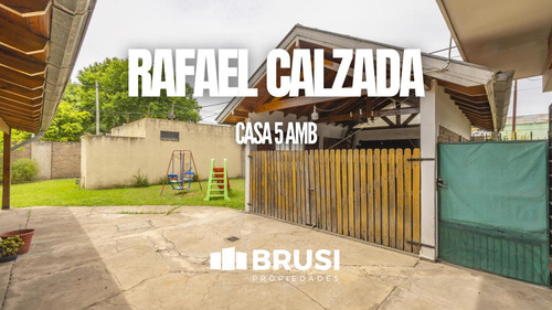 Casa En Venta En Rafael Calzada De 5 Ambientes