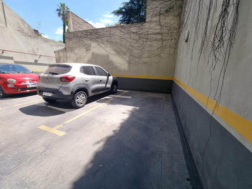 Cochera En Palermo Hollywood