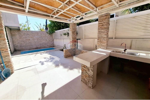 Amplia Y Moderna Casa 4d+2b, Valle Grande, Lampa